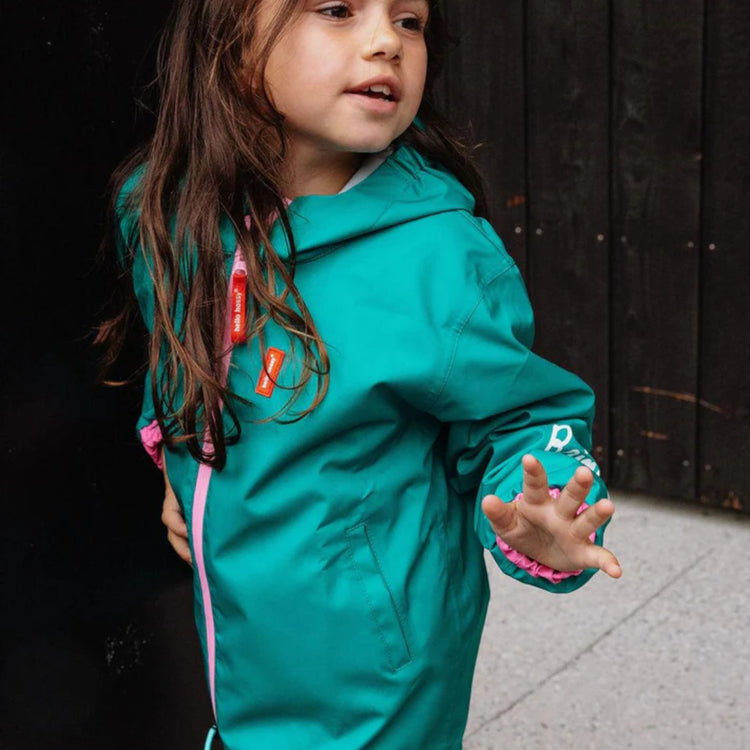 HELLO HOSSY. Raincoat Ali