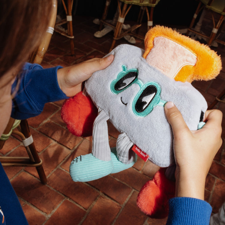 HELLO HOSSY. Λούτρινο κουκλάκι Punchy Toast