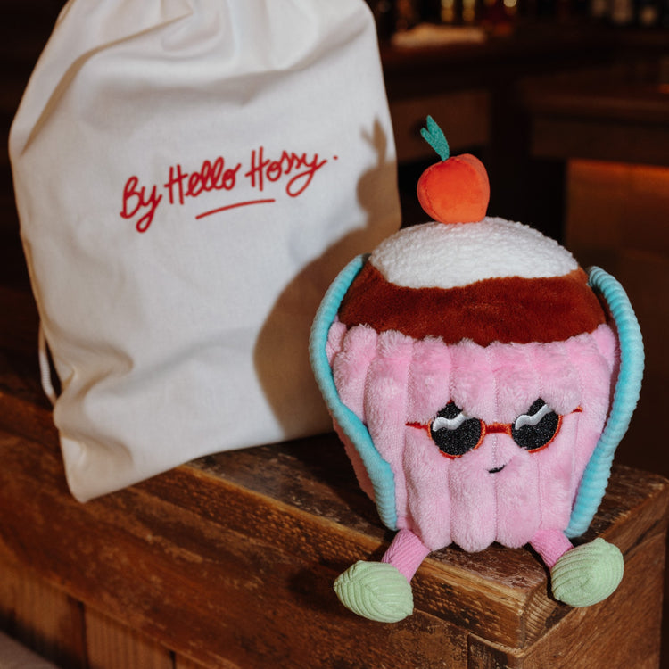 HELLO HOSSY. Λούτρινο κουκλάκι Cherry Cake