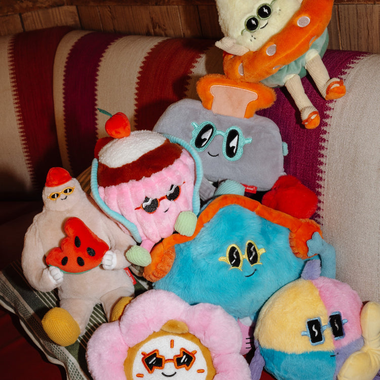 HELLO HOSSY. Λούτρινο κουκλάκι Cherry Cake