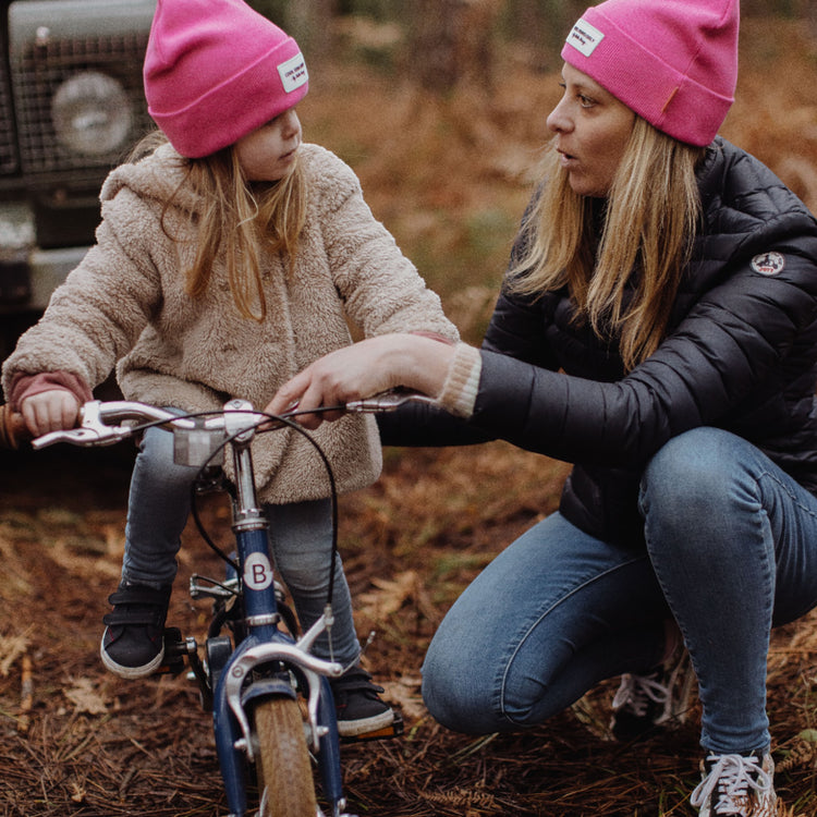 HELLO HOSSY. Urban Fuchsia mum beanie