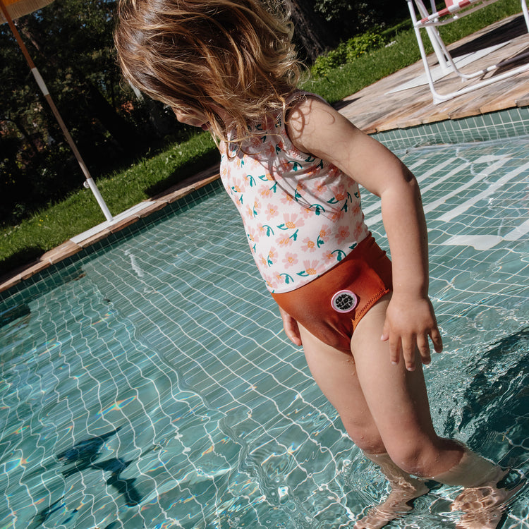 HELLO HOSSY. Swimsuit Springtime