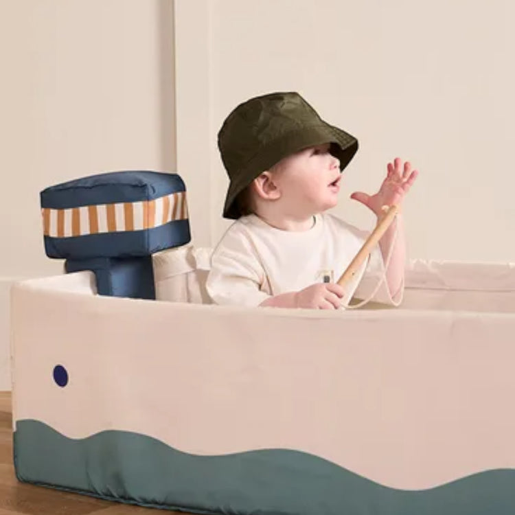 KIDS CONCEPT. Boat with fishing set KID'S HUB