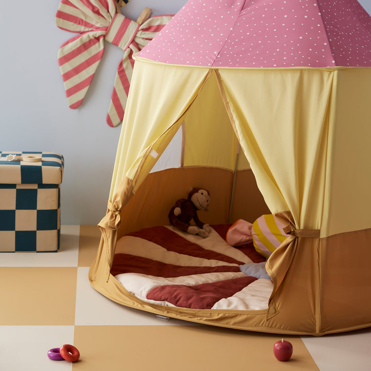 KIDS CONCEPT. Play mat circus red