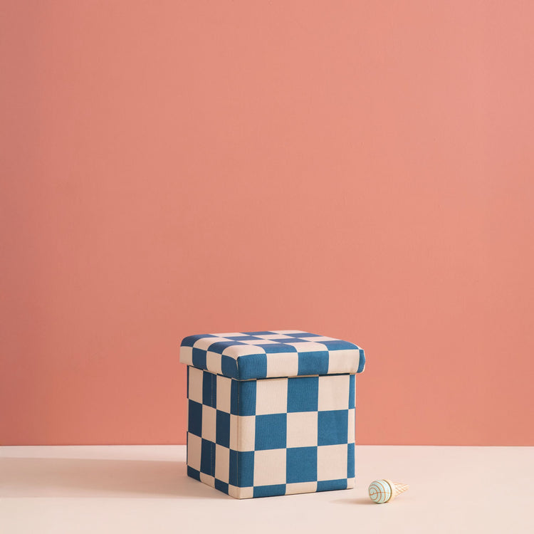 KIDS CONCEPT. Σκαμπό με αποθηκευτικό χώρο  30cm (πετρόλ-λευκό καρό)