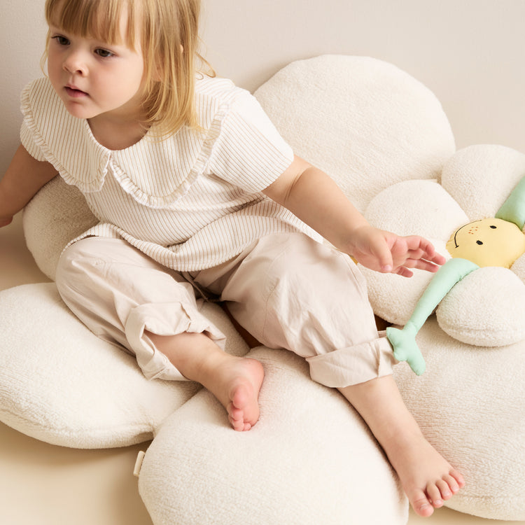 KIDS CONCEPT. Cushion friendly flower