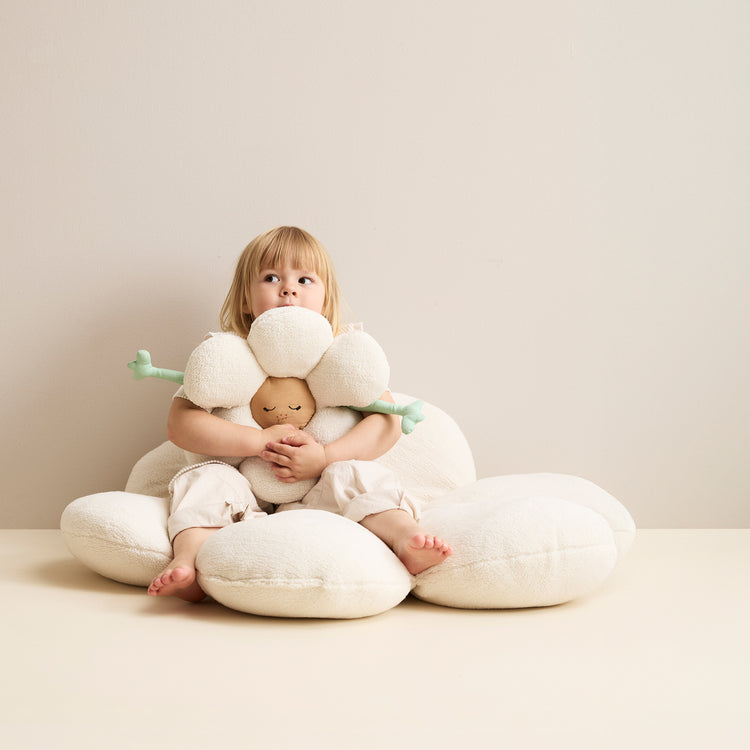 KIDS CONCEPT. Cushion friendly flower