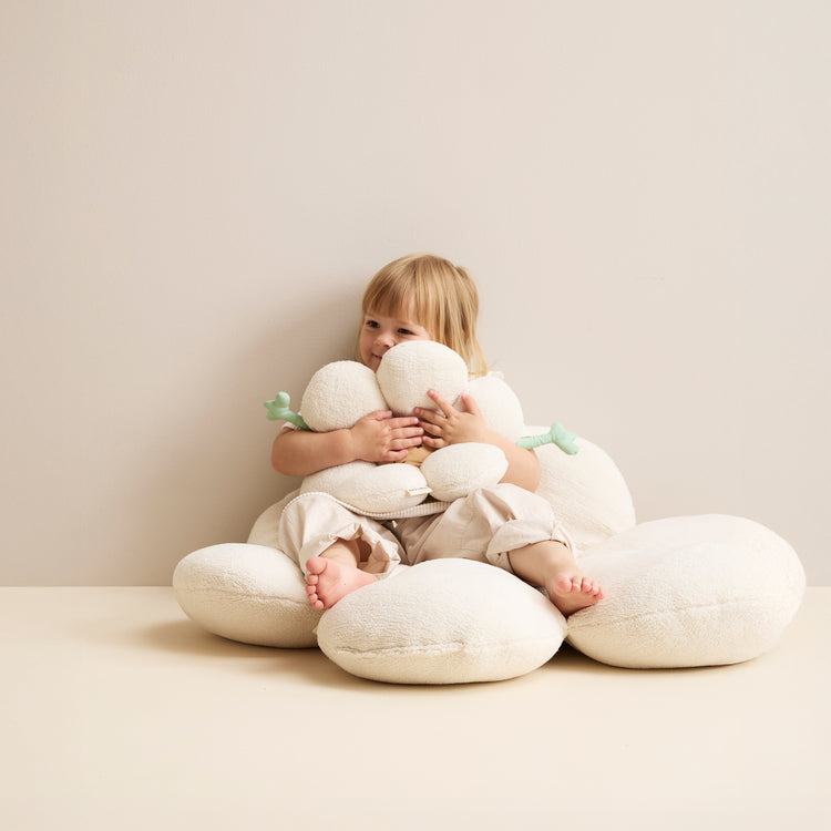 KIDS CONCEPT. Cushion friendly flower