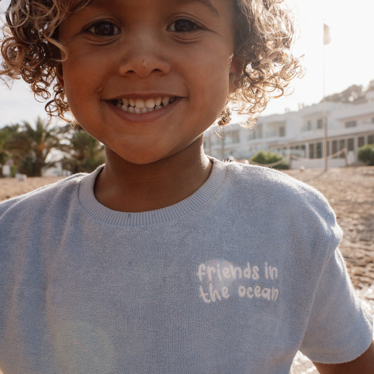 LITTLE DUTCH. Σετ μπλουζάκι και κοντό παντελονάκι πετσετέ Ocean World Blue