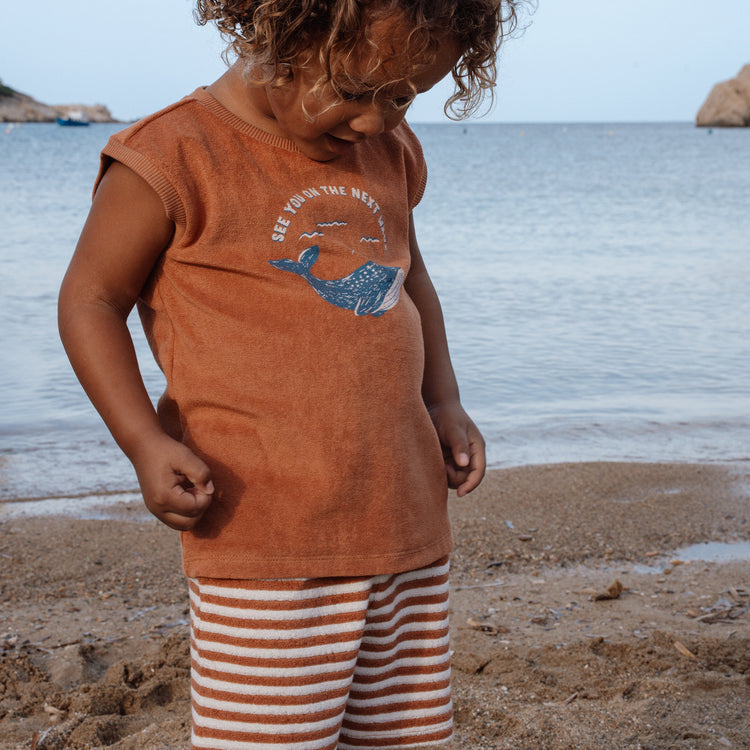 LITTLE DUTCH. Σετ αμάνικο μπλουζάκι και κοντό παντελονάκι πετσετέ Ocean World Brown