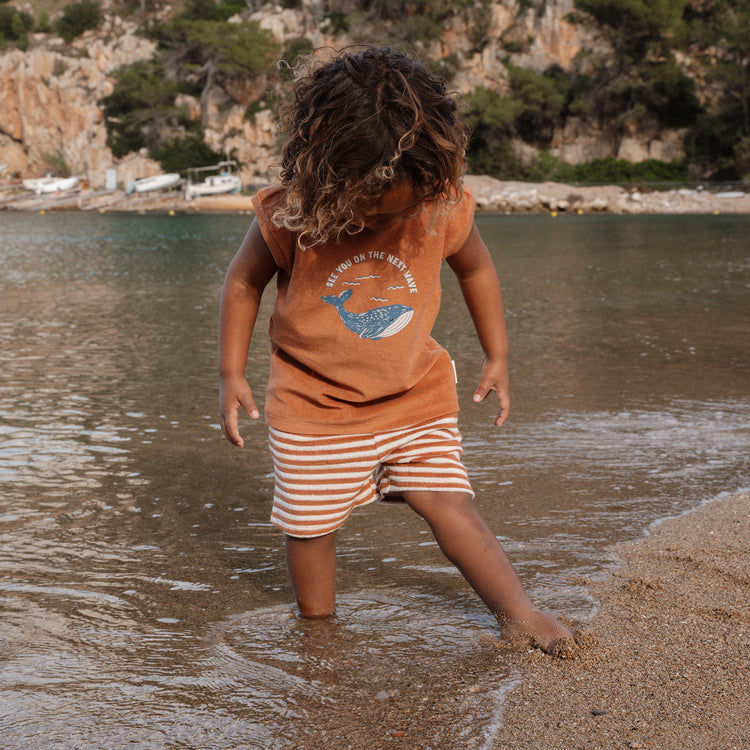 LITTLE DUTCH. Σετ αμάνικο μπλουζάκι και κοντό παντελονάκι πετσετέ Ocean World Brown