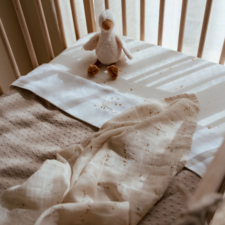 LITTLE DUTCH. Cot sheet embroidered Little Goose 110x140
