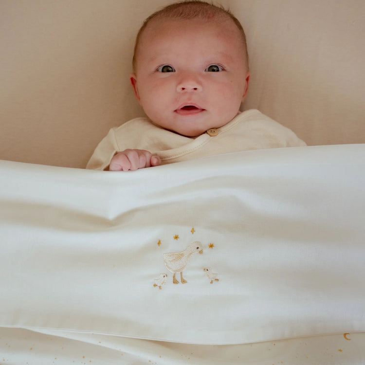 LITTLE DUTCH. Cot sheet embroidered Little Goose 110x140
