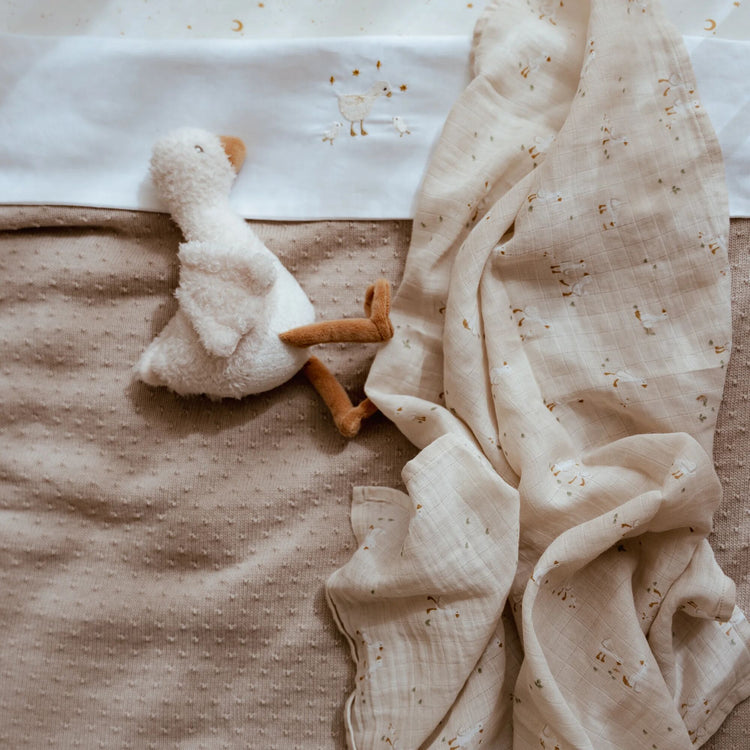 LITTLE DUTCH. Cot sheet embroidered Little Goose 110x140