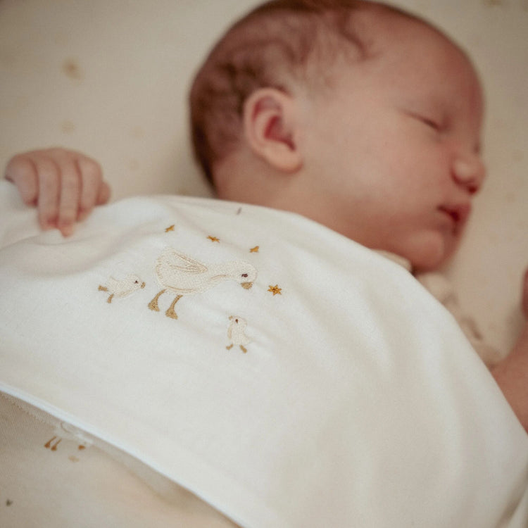 LITTLE DUTCH. Bassinet sheet embroidered Little Goose 100x70