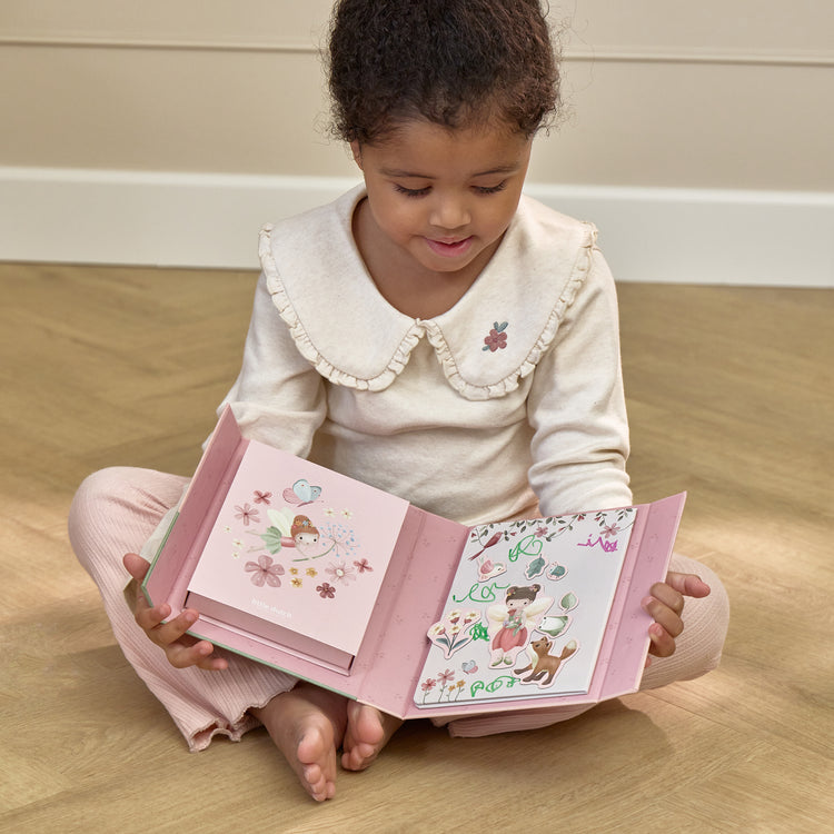 LITTLE DUTCH. Magnetic activity book Rosa