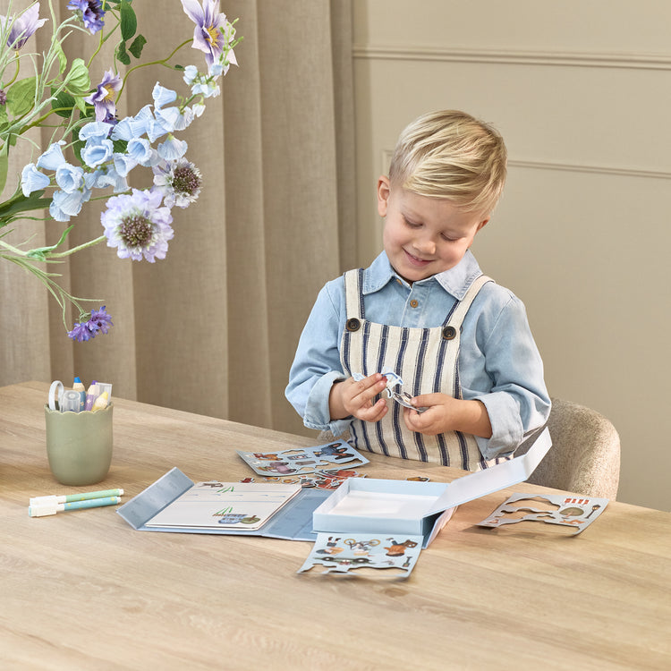 LITTLE DUTCH. Magnetic activity book Jim