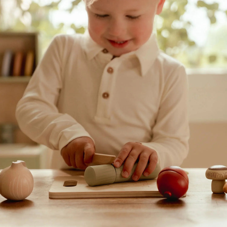 LITTLE DUTCH. Slicing vegetables FSC