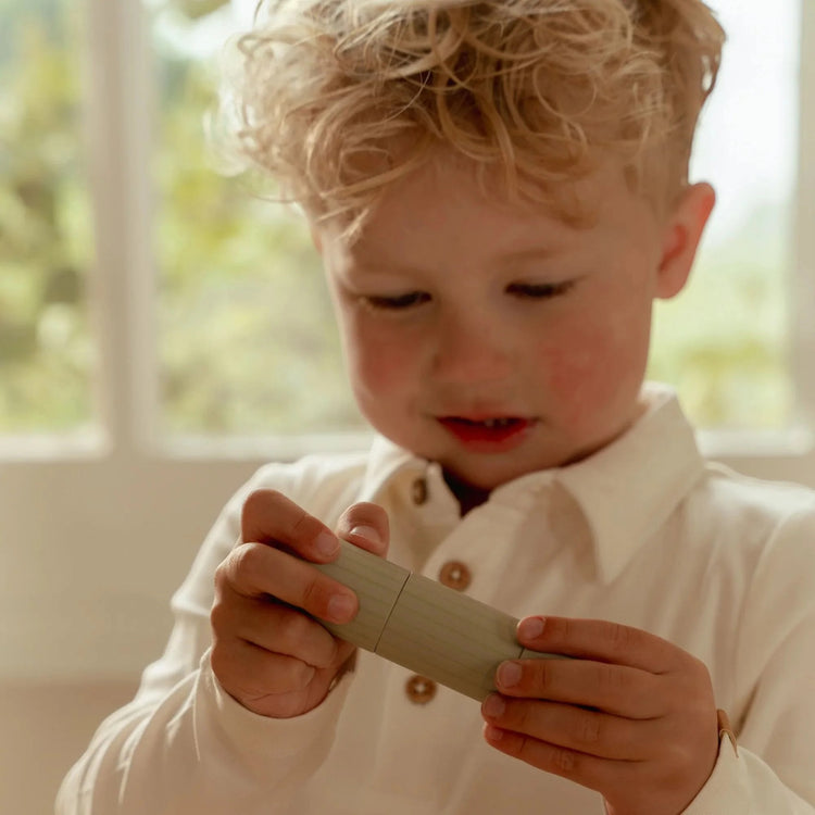 LITTLE DUTCH. Slicing vegetables FSC