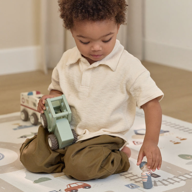 LITTLE DUTCH. Ξύλινο παιχνίδι τρακτέρ FSC