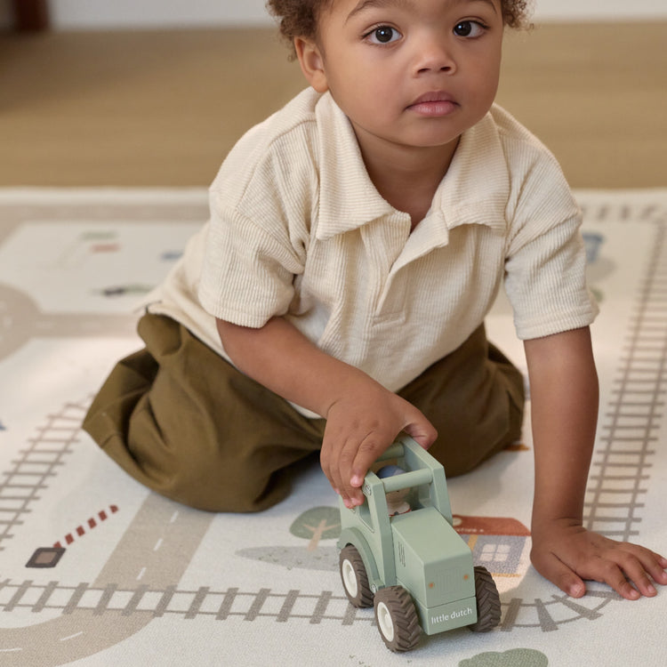 LITTLE DUTCH. Ξύλινο παιχνίδι τρακτέρ FSC