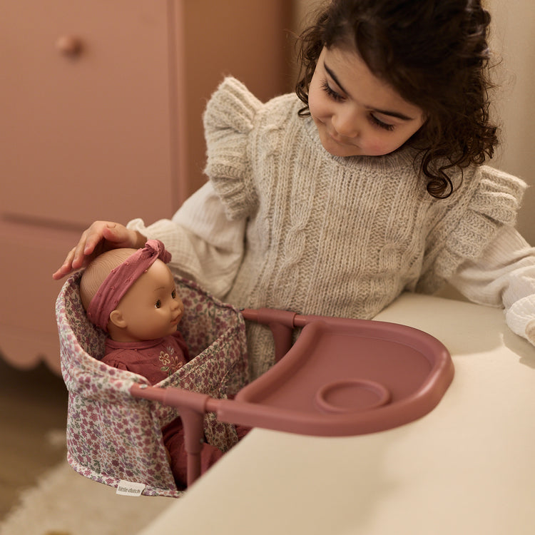 LITTLE DUTCH. Κούκλα με μπιμπερό και γιογιό Livia