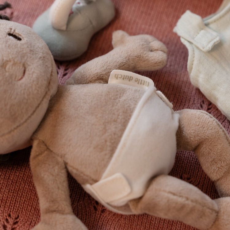 LITTLE DUTCH. Υφασμάτινο μωρό σε καλαθούνα Evi (30 εκ.)