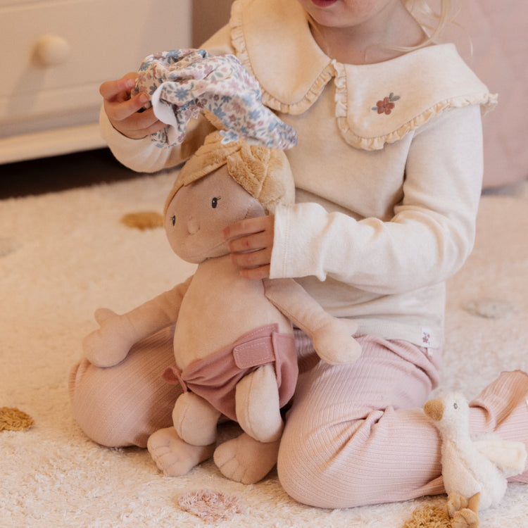 LITTLE DUTCH. Υφασμάτινη κούκλα μωρό Julia (40 εκ.)