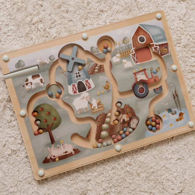 LITTLE DUTCH. Magnetic Maze Little Farm FSC