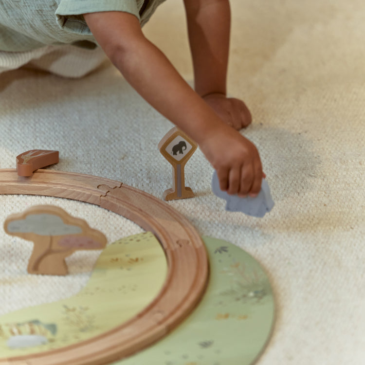 LITTLE DUTCH. Wooden train set Safari Friends FSC