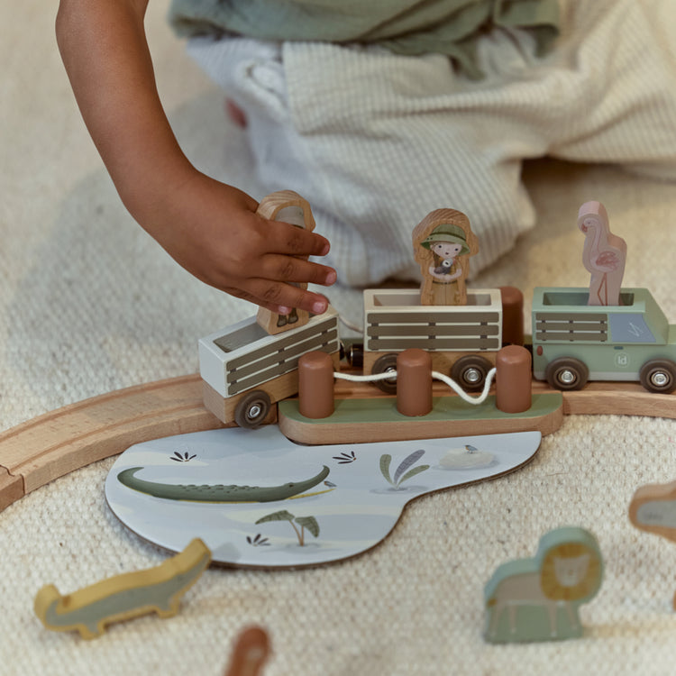 LITTLE DUTCH. Wooden train set Safari Friends FSC
