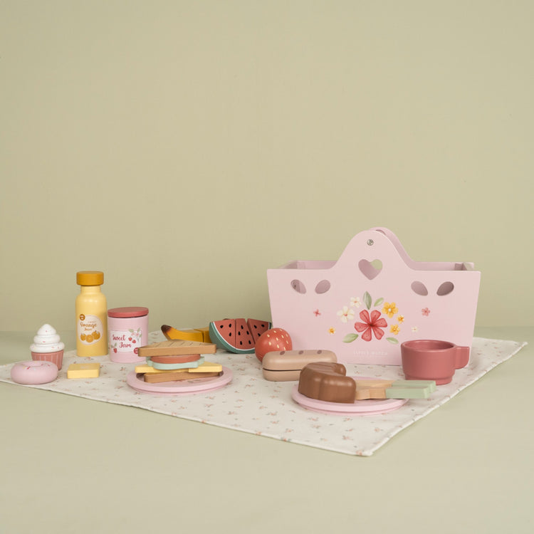 LITTLE DUTCH. Wooden picnic play set FSC