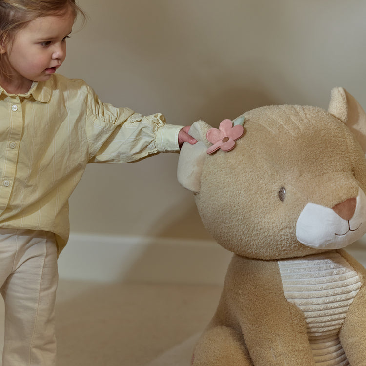 LITTLE DUTCH. Cuddle Lioness Safari Friends 60cm GRS