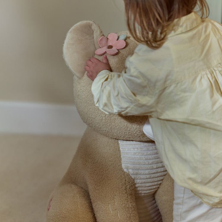 LITTLE DUTCH. Cuddle Lioness Safari Friends 60cm GRS