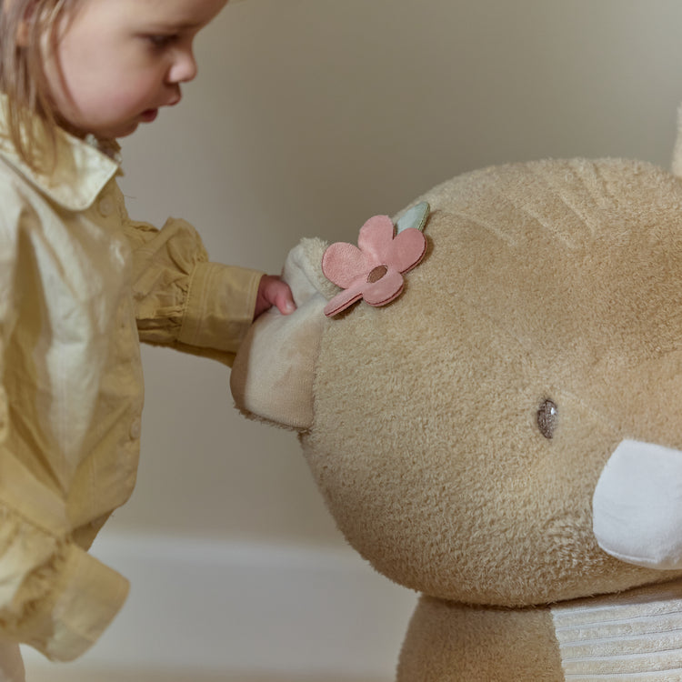 LITTLE DUTCH. Cuddle Lioness Safari Friends 60cm GRS