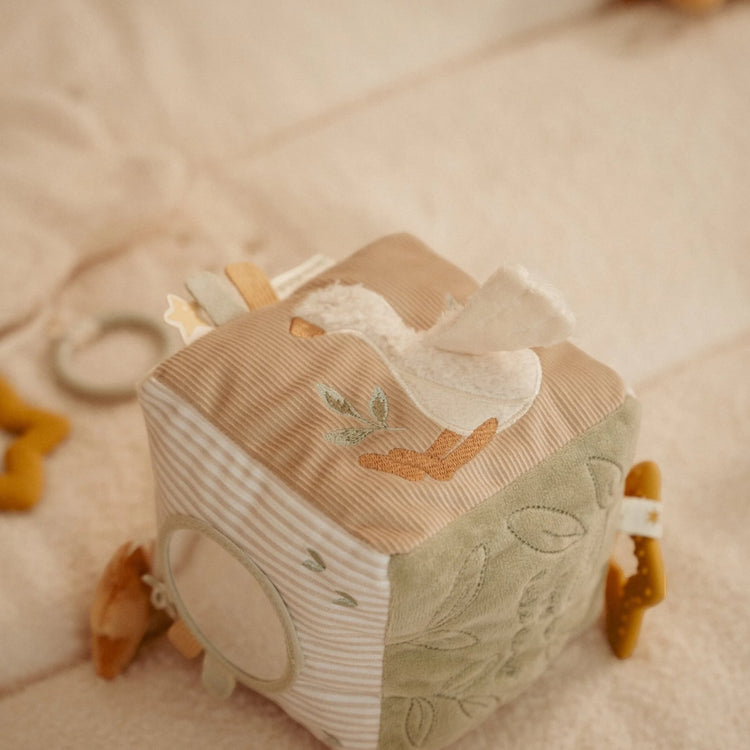 LITTLE DUTCH. Υφασμάτινος κύβος δραστηριοτήτων Newborn Naturals GRS