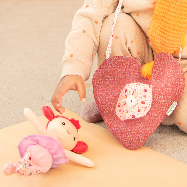 LILLIPUTIENS. Aline doll with heart bag