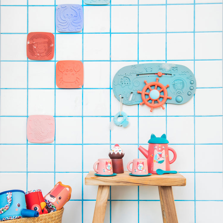 LILLIPUTIENS. Five sensory bath tiles