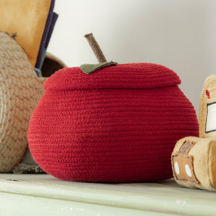 Lorena Canals. Basket Apple