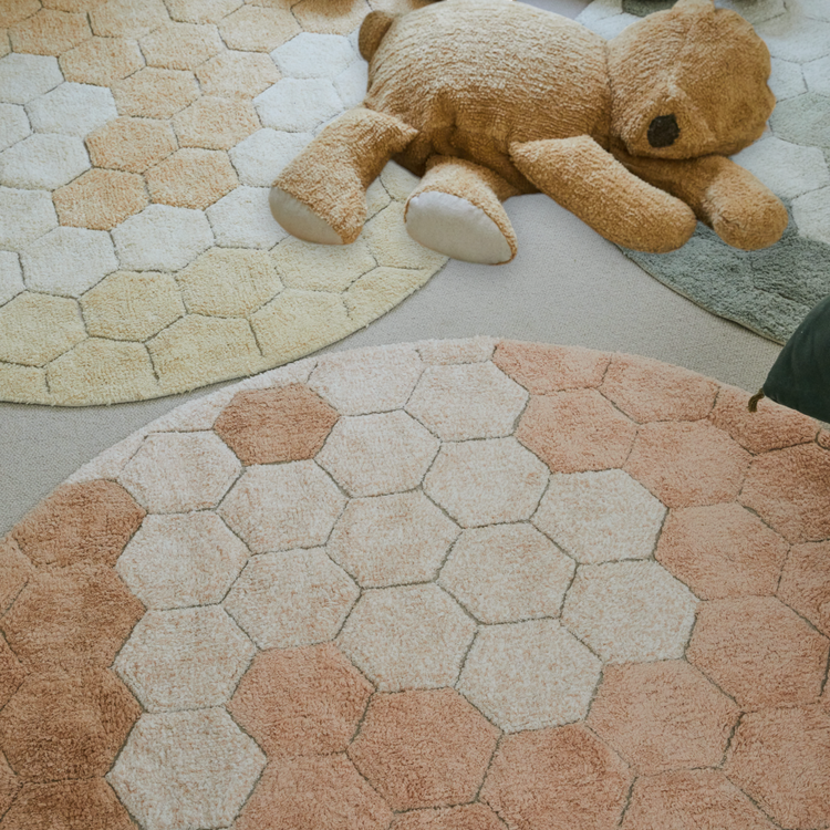 Lorena Canals. Washable rug Round Honeycomb Rose 140 cm