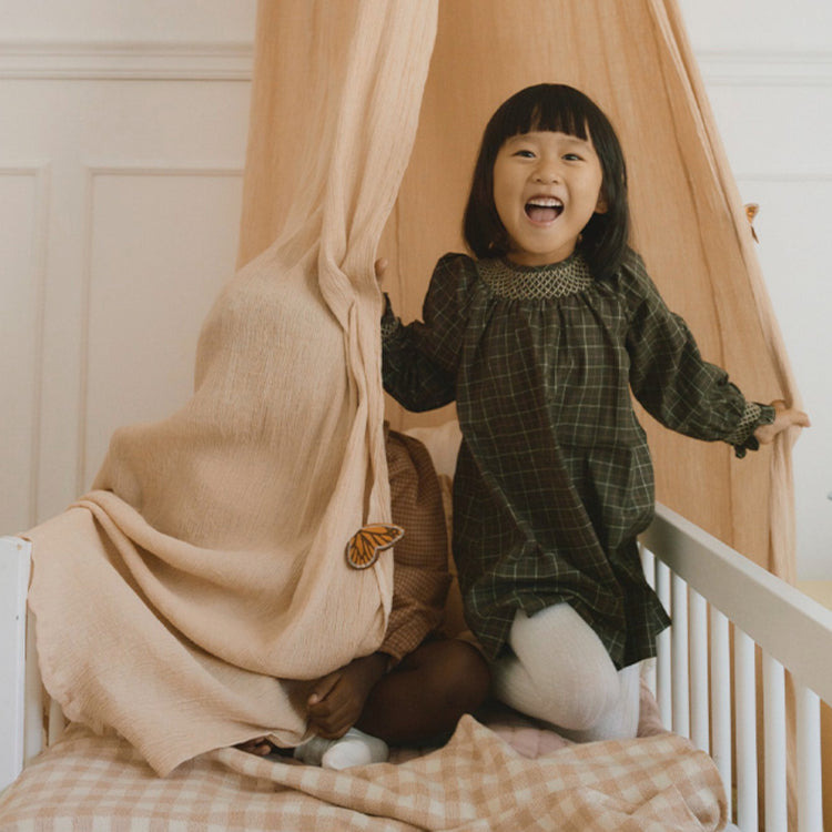 Lorena Canals. Canopy Crepe Swan Rose 245x50 cm