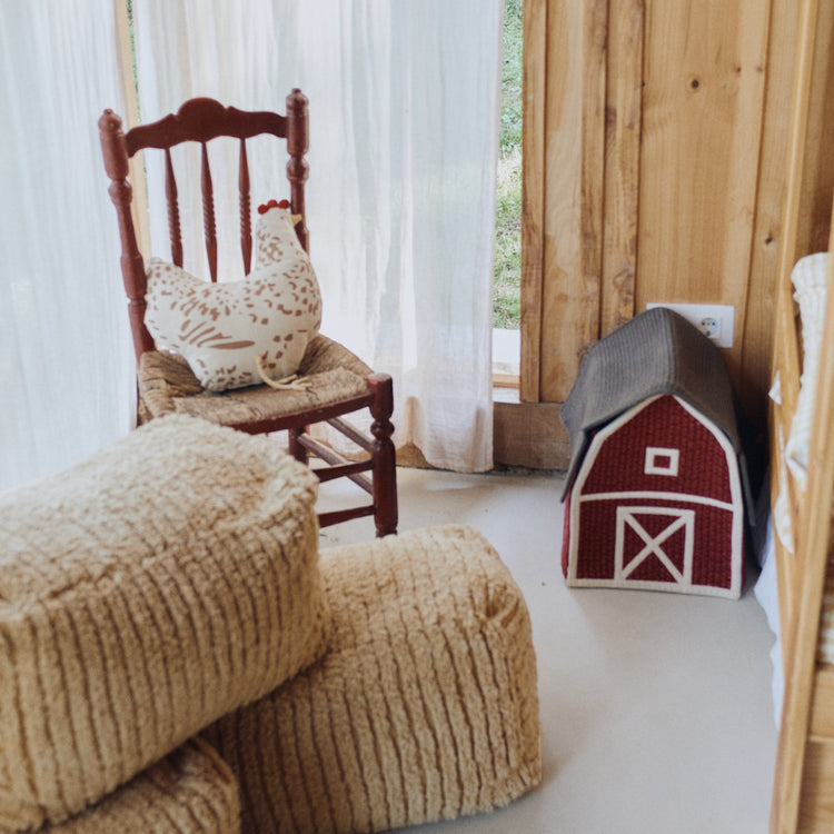 Lorena Canals. Haystack pouf