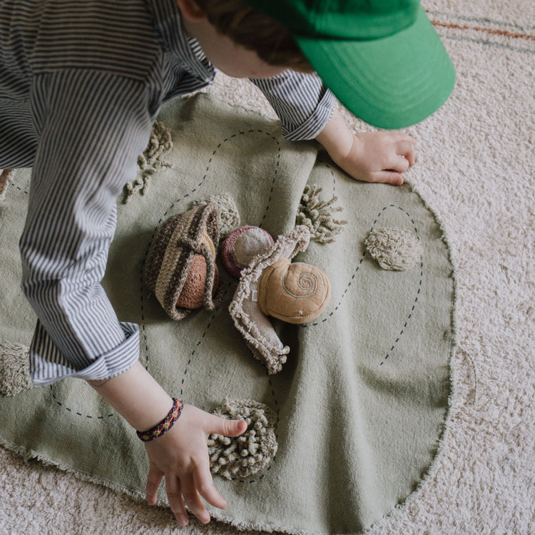 Lorena Canals. Snail Toy Set