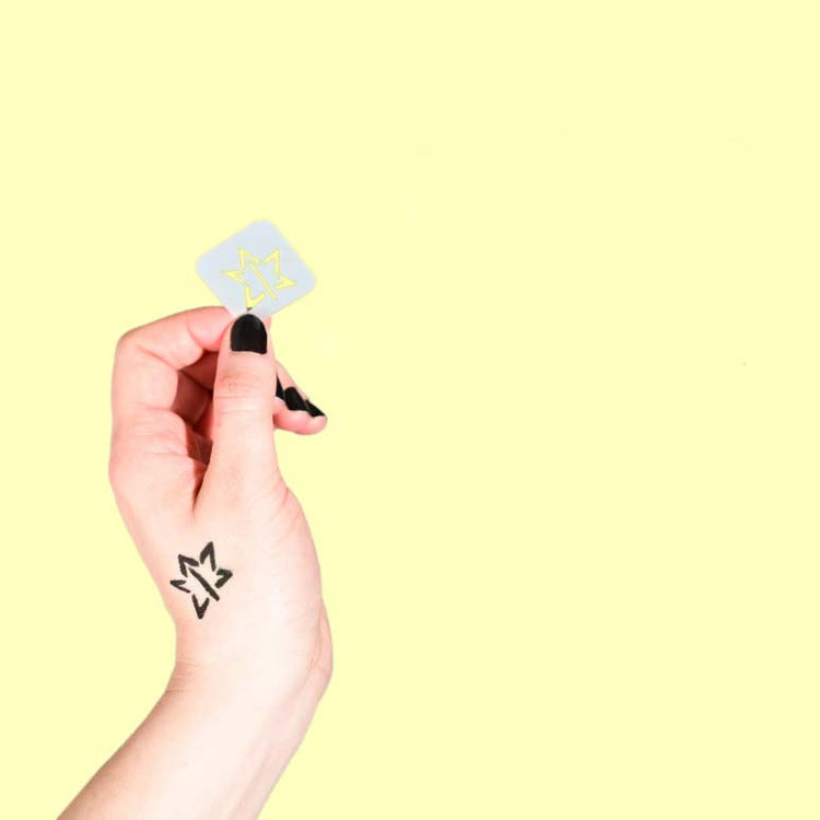 NAILMATIC. Σετ ζωγραφικής δέρματος Tattoopen με στένσιλ The Rabbit by Ami Imaginaire