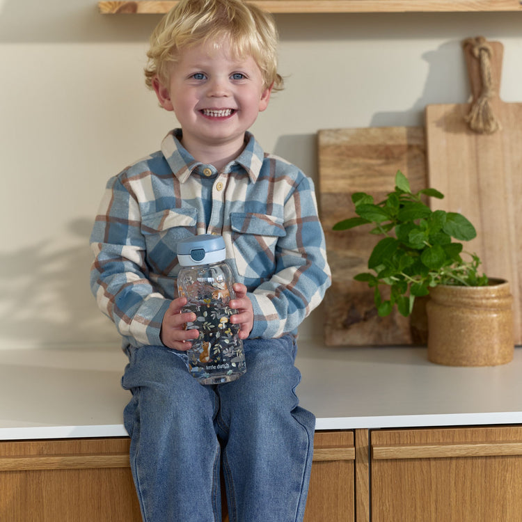 LITTLE DUTCH. Drinking bottle with flip cap Campus 600 ml - Forest Friends