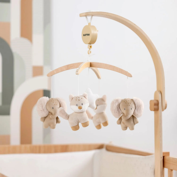 FLO, ERNEST & OLI. Wooden musical mobile