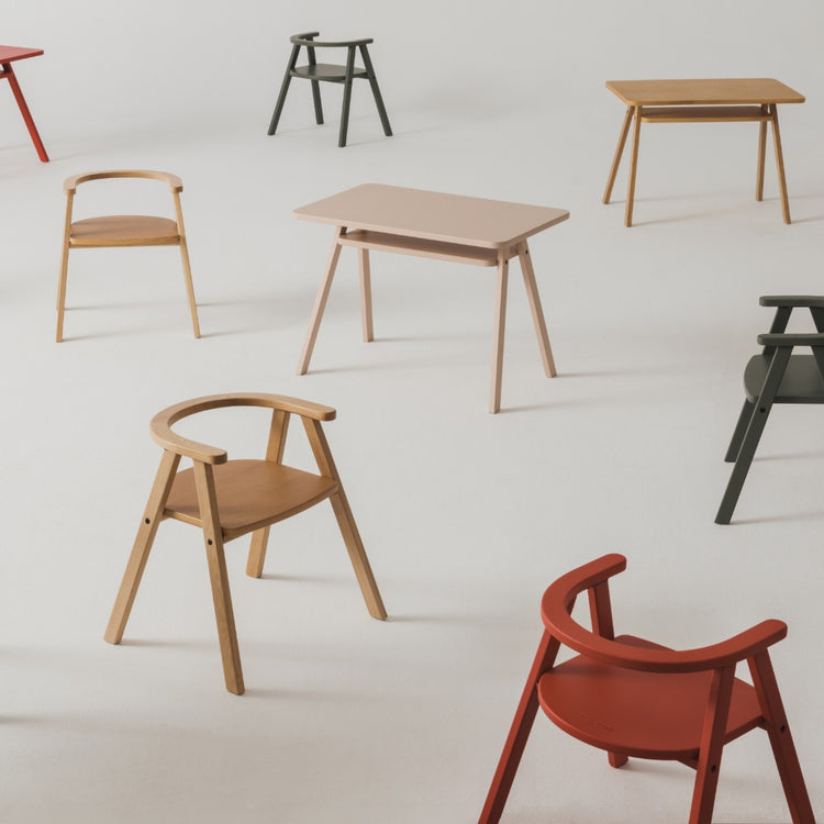 GROWING GREEN. Kid's table - Oak wood