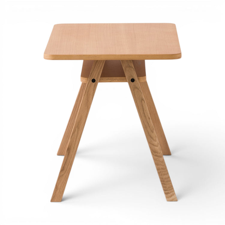 GROWING GREEN. Kid's table - Oak wood