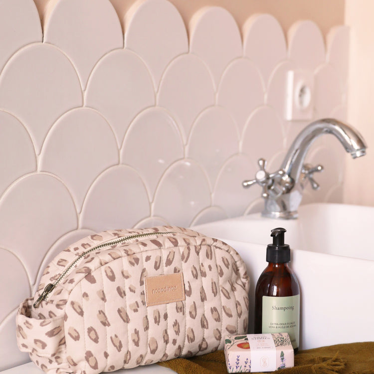 HYDE PARK. Waterproof vanity case Leonie Latte
