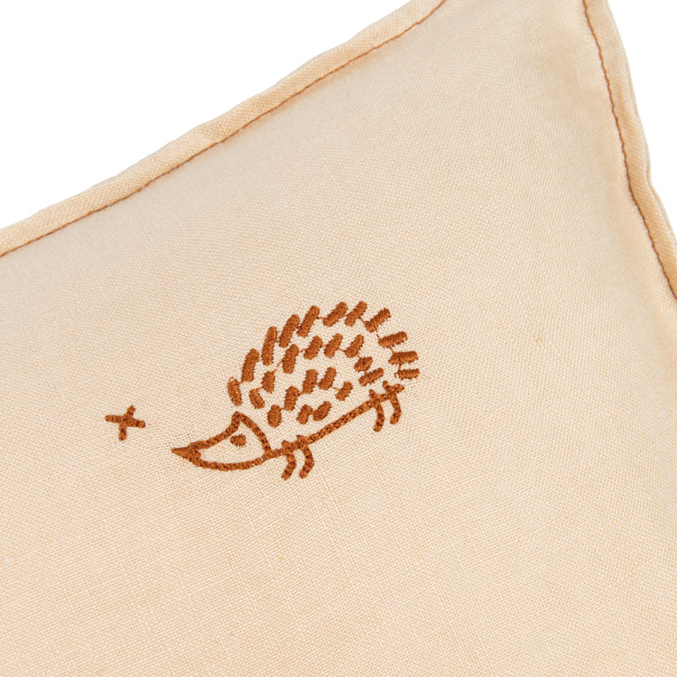 L1N0.  Embroidered rectangular cushion Sand 50x30